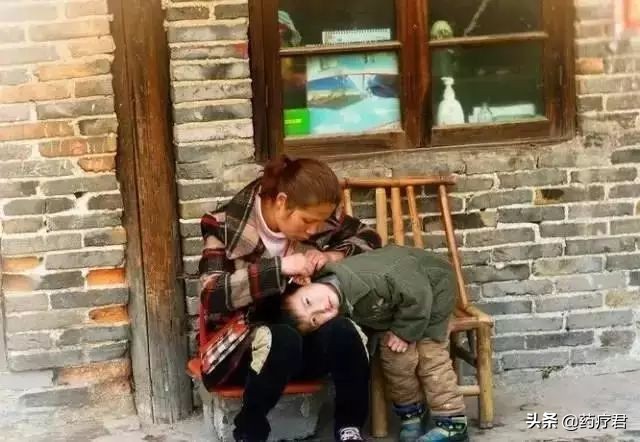 耳科医生管掏耳朵吗,经常用棉签掏耳朵会有耳屎吗