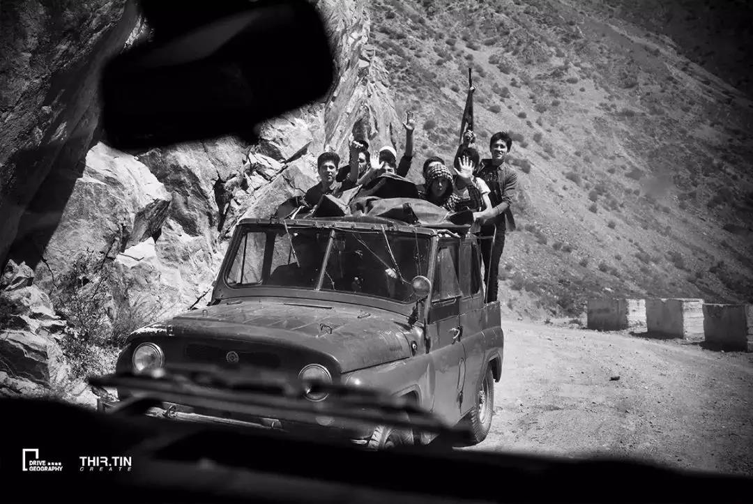 中国牌照车在国外自驾游,开中国牌照车去外国