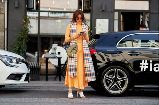 保暖又柔和的围巾系法很有气质哦,围巾保暖时尚的系法