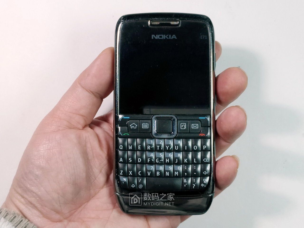 70余图拆解2008年款诺基亚全键盘旗舰E71,曾经的神机名不虚传