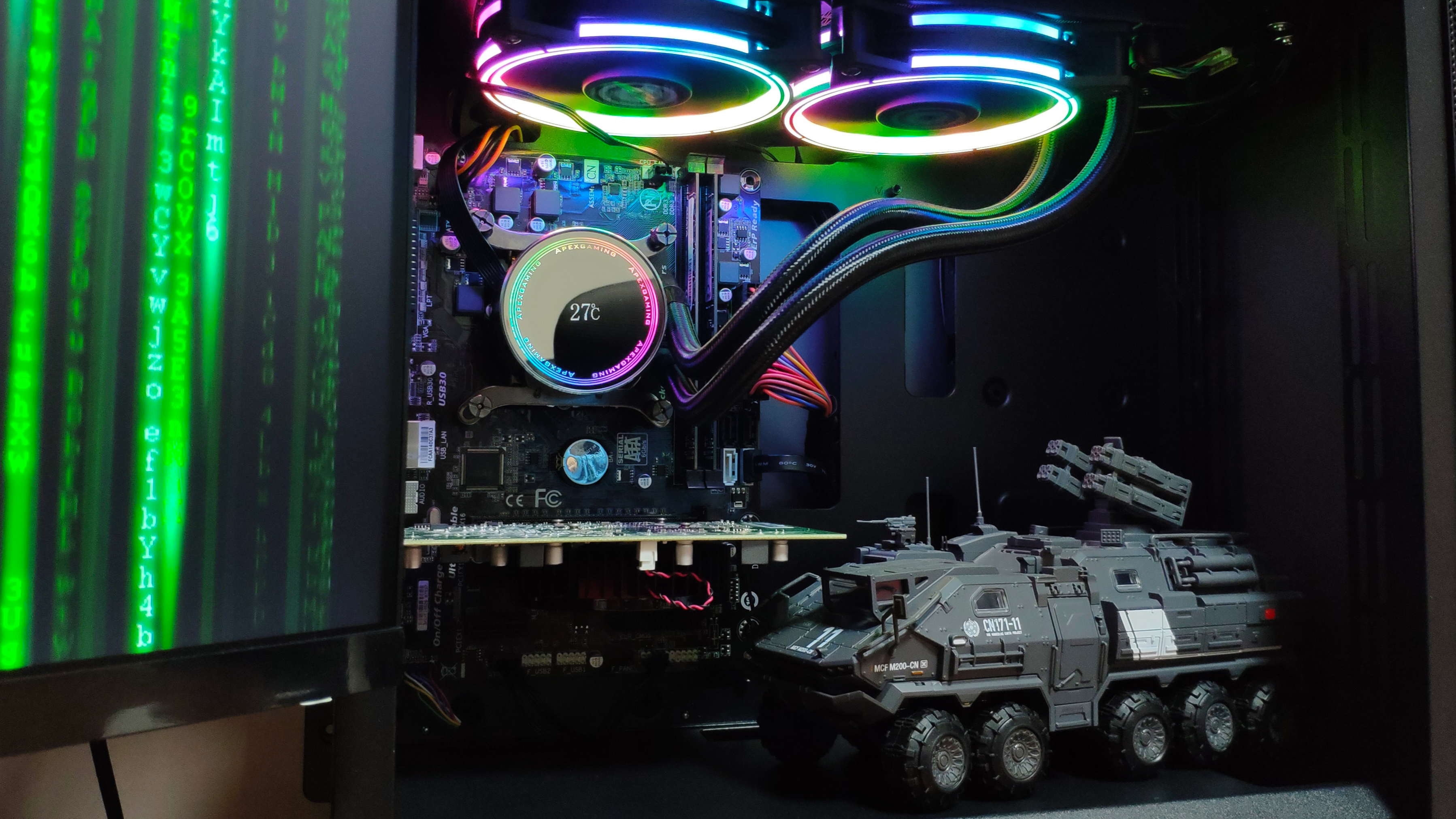 温度把握得住,PWM冷头带温显,艾湃电竞TITAN240PRO水冷装机