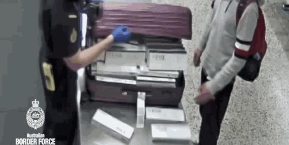 过海关被拉进小黑屋会发生什么,过海关被关进小黑屋怎么办