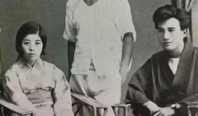 《人间失格》：他一辈子都在自杀，第五次终于成功了