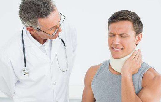 落枕动一下好像抽筋一样怎么回事,落枕稍微一用力脖子就抽筋一样疼