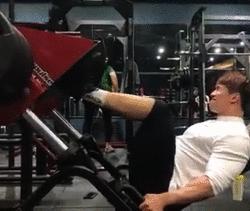 肌肉男女实力强啪，帅翻整个健身圈