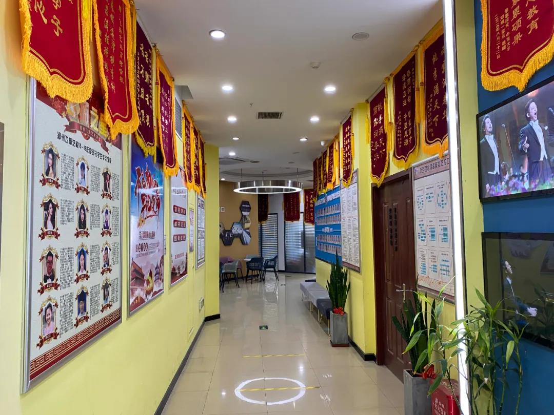 郑州飞扬艺校学费,郑州飞扬艺校