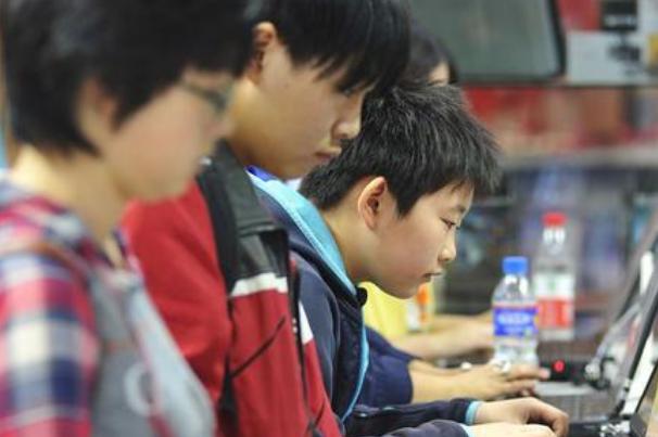 孩子玩手机扣费了怎么追回,小孩玩手机扣费了怎么要回来