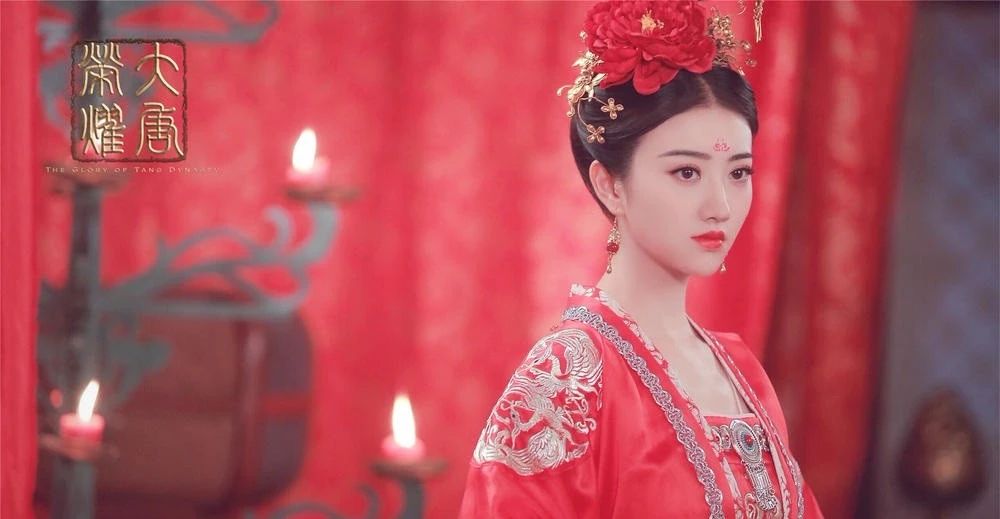 景甜代言景田图片,景甜代言的景田矿泉水