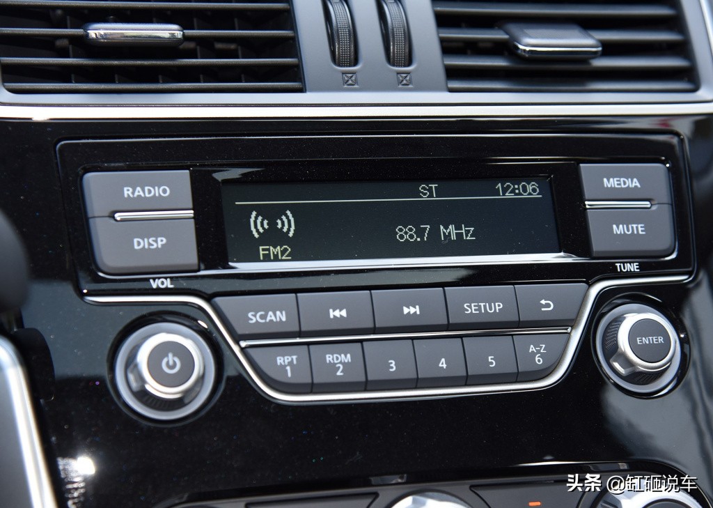 代步小车两厢骐达，空间不小还省油，皮实耐造，自动挡才9万