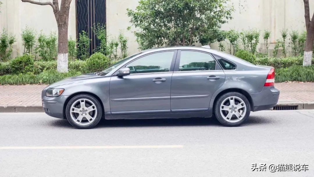 5万左右性价比高的冷门二手车,5万以下二手的沃尔沃值得购买吗