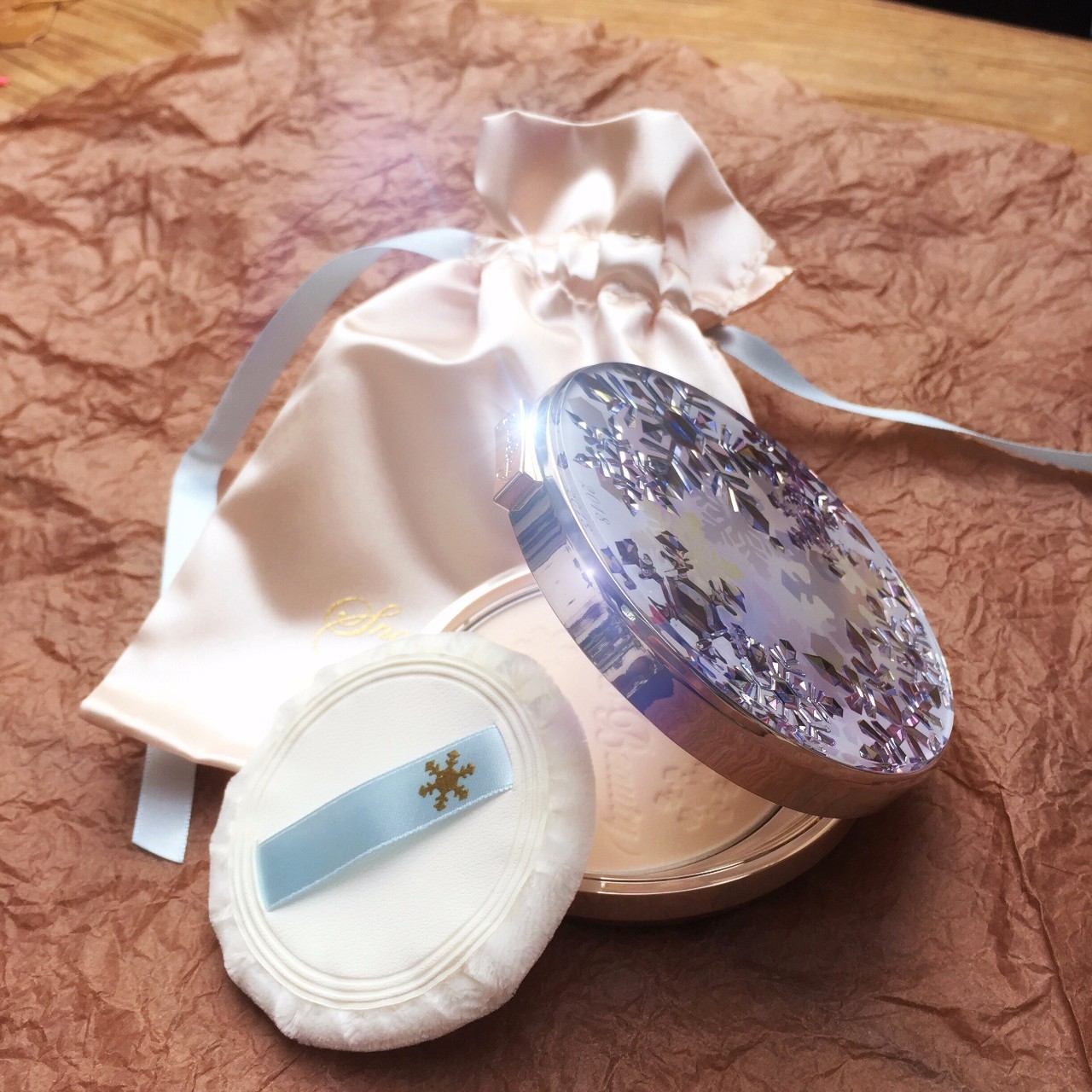 散粉粉饼傻傻分不清你用对了吗,蜜粉散粉区别真假