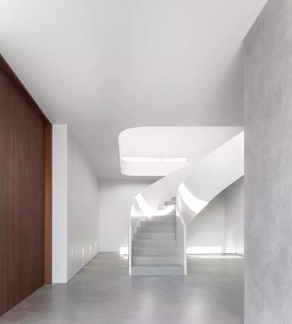 简单却又让人眼前一亮的装修,简洁的白色不简单的高级感