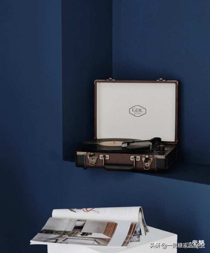 广州400平破败厂房,被90后姑娘“整容”后,美到不像话!