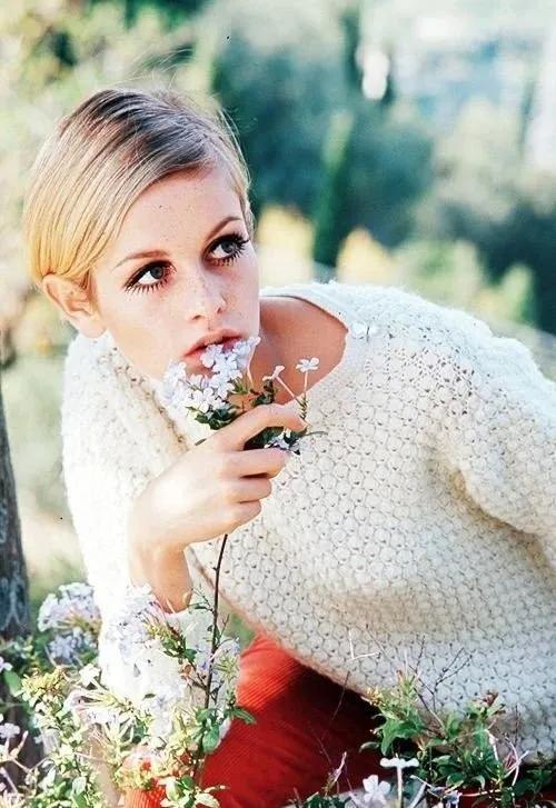 体重41kg的她，*翻推**了梦露性感丰腴的审美革命，成划时代流行符号