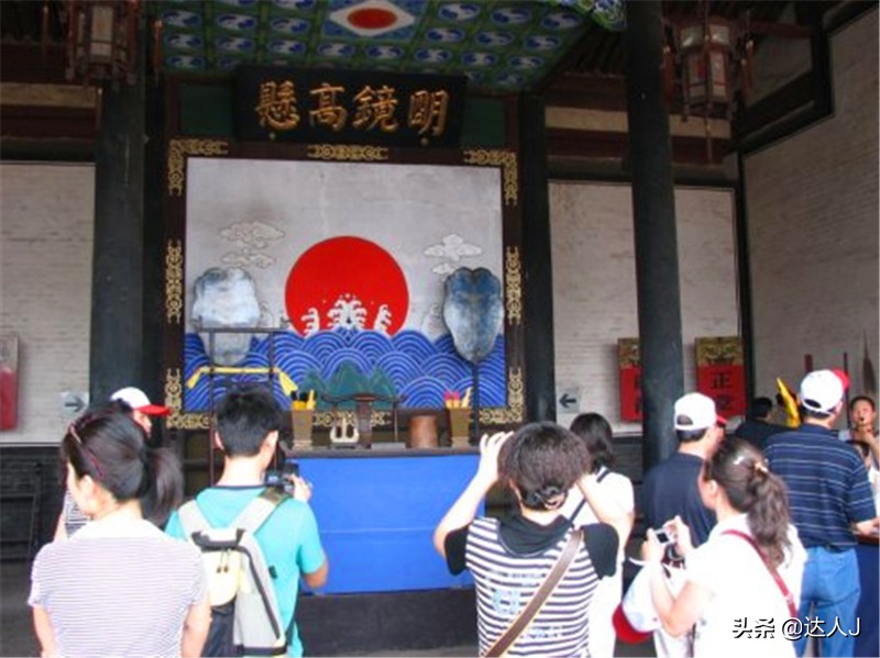 跟着小天才继续出门采购,跟着小天玩游戏