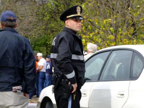 美国男子涉嫌贩卖假货,美国男子被骗400万