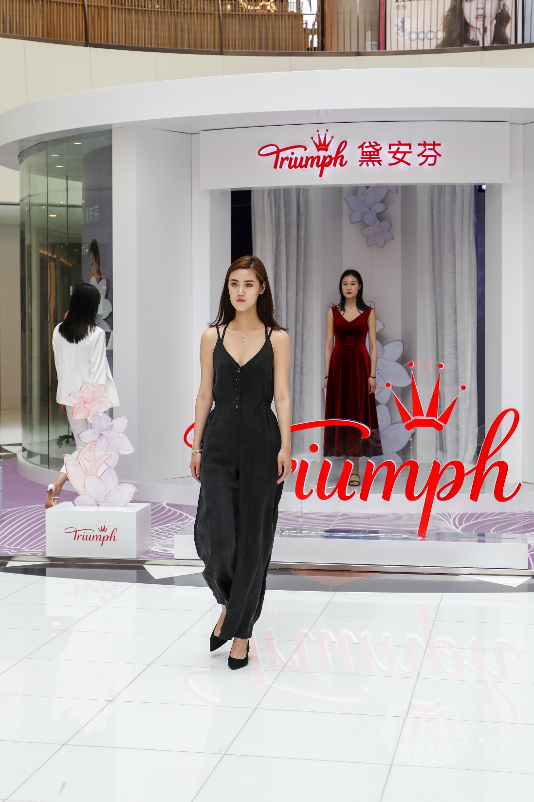 水漾曲线自定义黛安芬AquaLily水盈·冰清系列曼妙登场