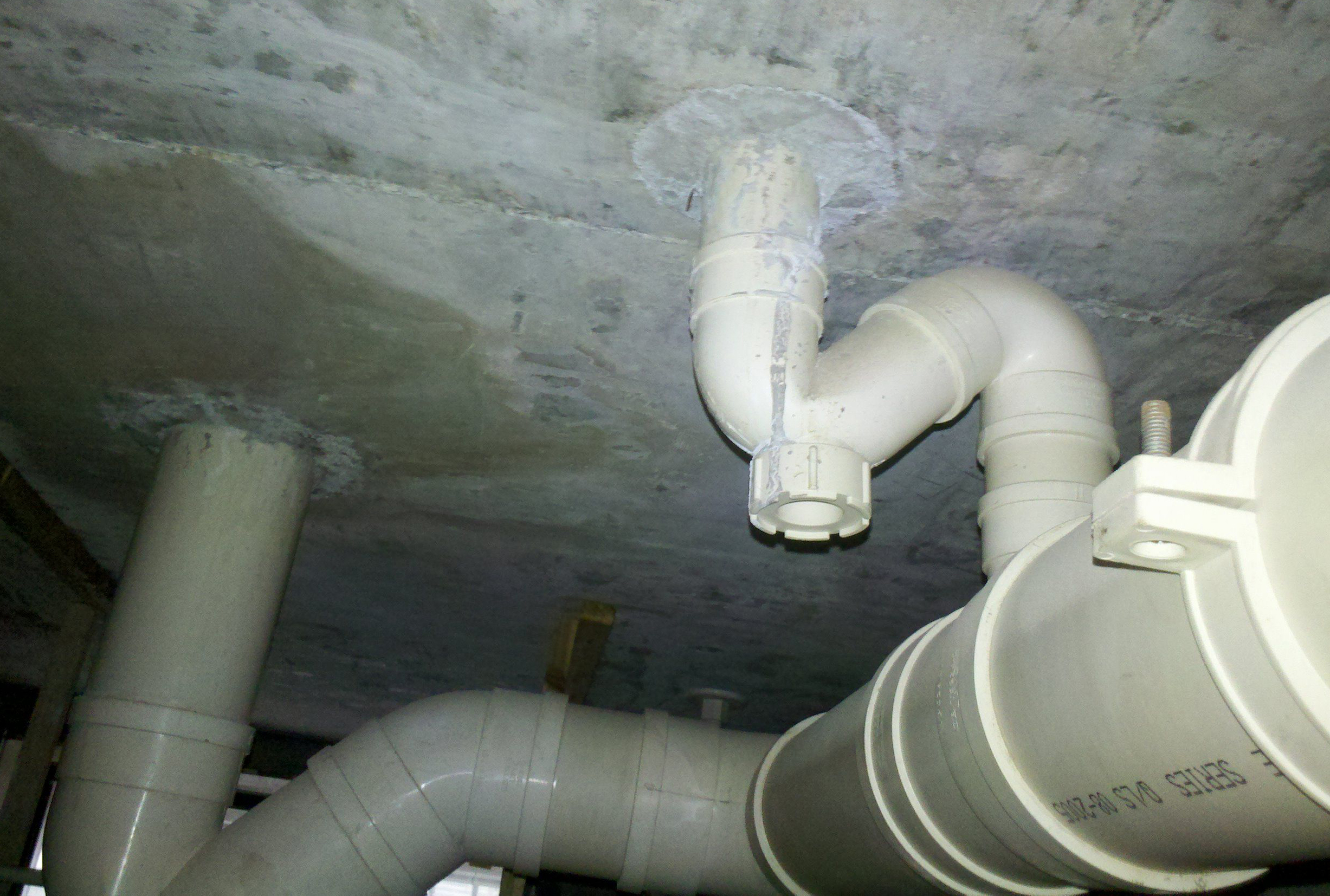 装修好卫生间马桶移位方法,马桶移位器和蹲坑移位器一样吗