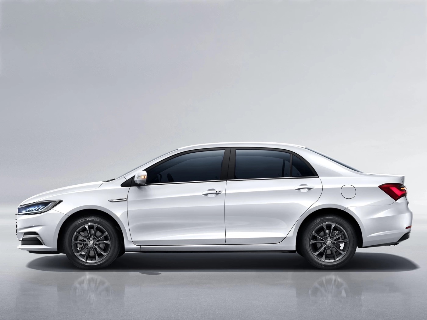 越级挑战旗舰价格表,越级挑战奔驰