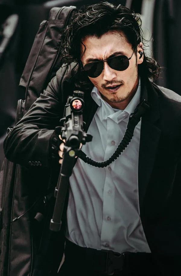 推荐一下娱乐圈中比较帅的男明星,娱乐圈里英气迷人的男星