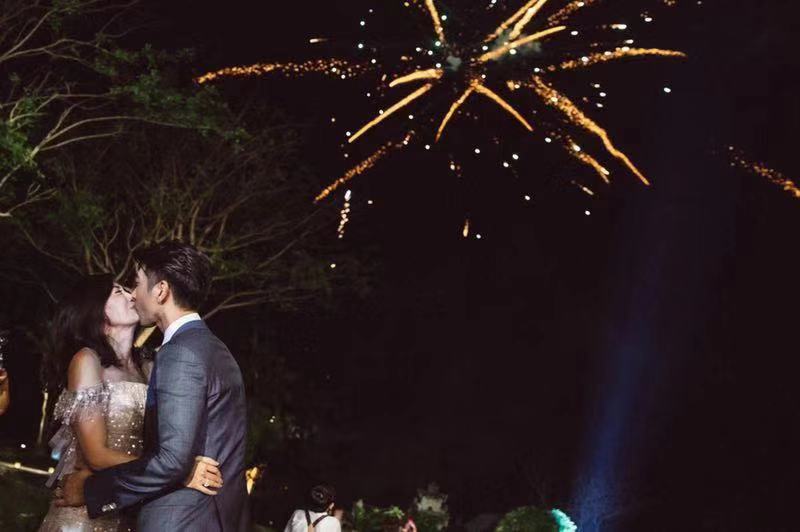 贾静雯修杰楷祝福梧桐妹,贾静雯晒咘咘温馨视频