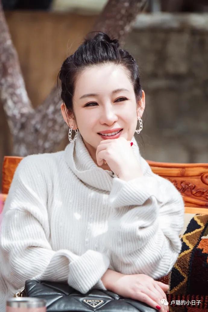 被秦海璐穿过的那些牌子,简直就是中年姐姐穿搭的模版