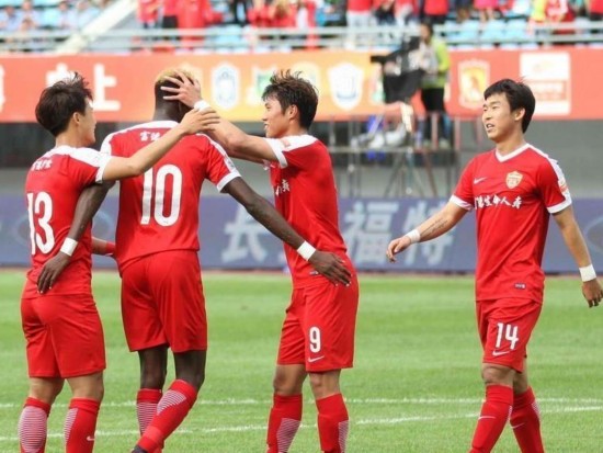 有几支球队面临解散中超联赛,面临解散的中超球队