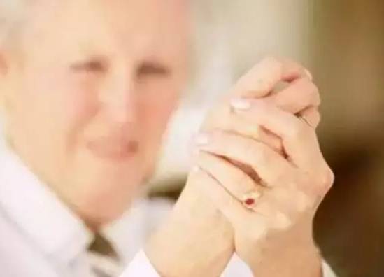 电炕对身体有什么好处,电暖器对老人取暖帮助不大