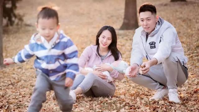 张嘉倪牛奶肌高清图,32岁张嘉倪全身照