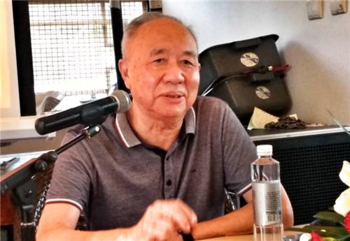 他是中国最传奇的首富：入狱后妻子跟他离婚，小姨子却苦等他18年