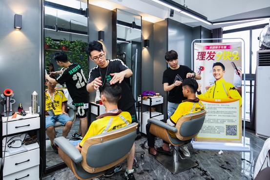 美团外卖成立骑手服务部联合全国2200家餐厅推出骑手专属折扣餐