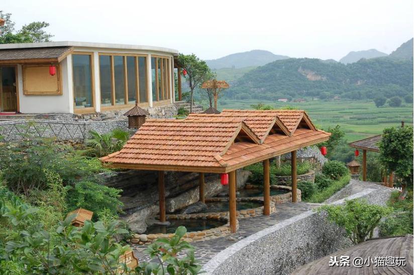 全世界最美的溶洞温泉,很美的天然溶洞温泉