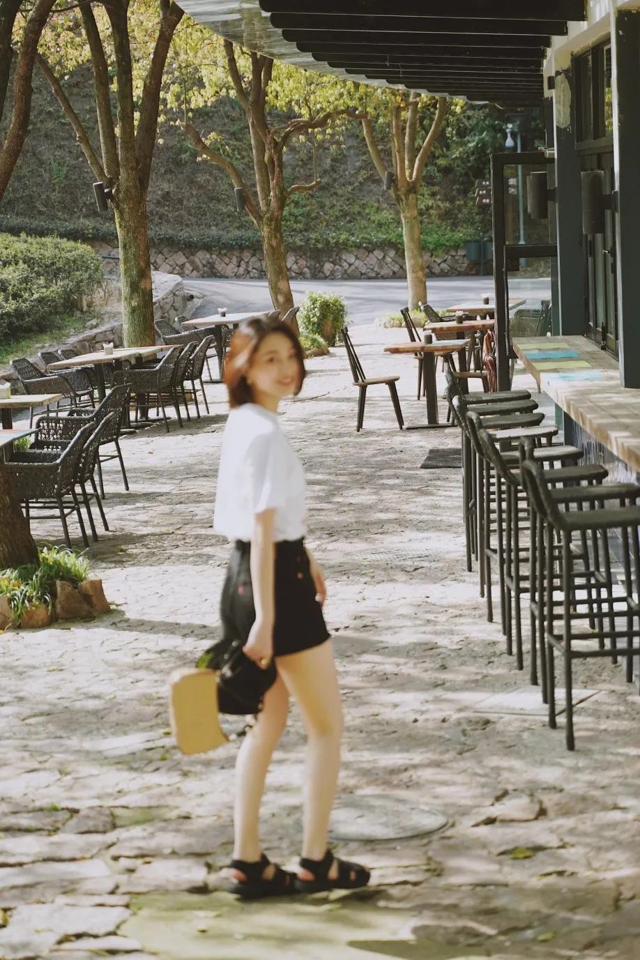 今年最流行凉鞋简单大方百搭,今年流行几款夏日凉鞋时尚百搭