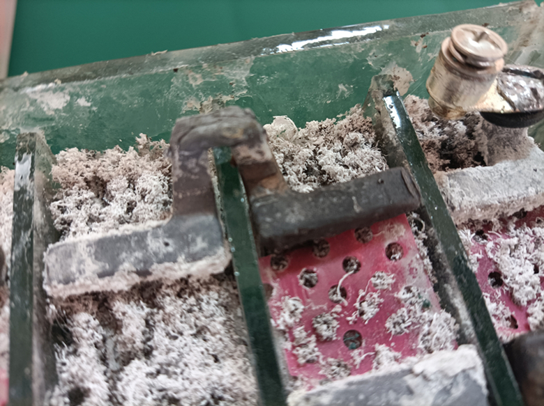 铅酸电池断格怎么修复,电池修复过程中断开如何再次修复