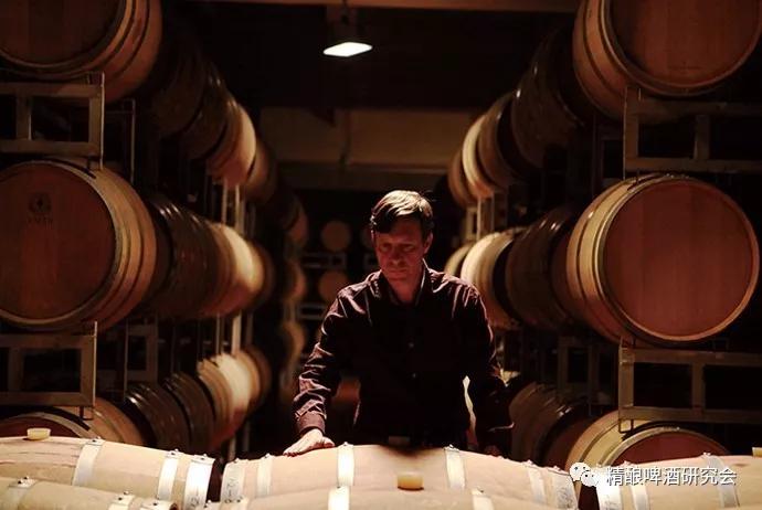 精酿黑啤有什么特点,精酿鲜啤的利弊