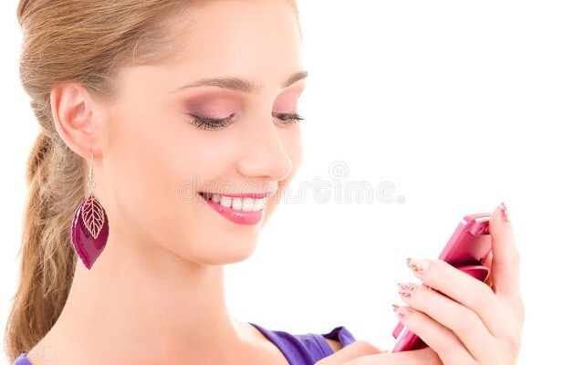 怎么与刚加微信的女生开始聊天,跟刚刚加微信的妹子聊天聊什么