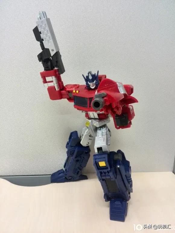 擎天柱电影版ls03玩具,03岁的玩具