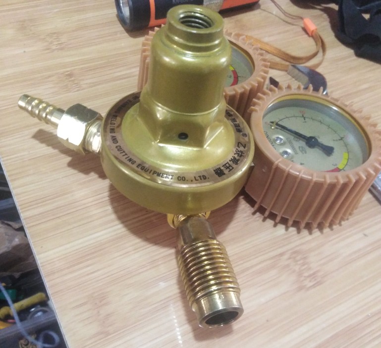 乙炔表各个部位名称,乙炔减压表结构说明