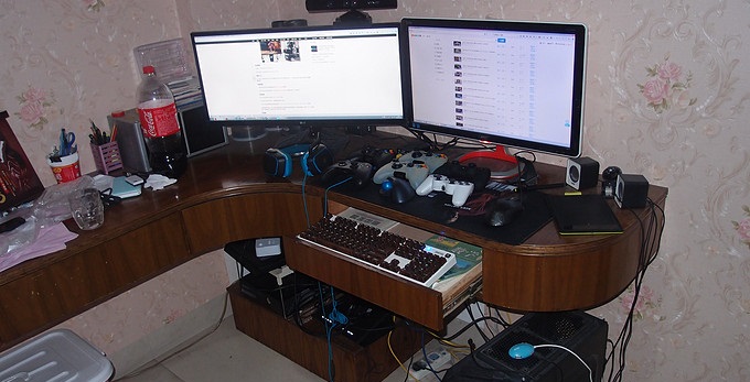 五年时间改造的5层电脑桌面，将空间利用到极致