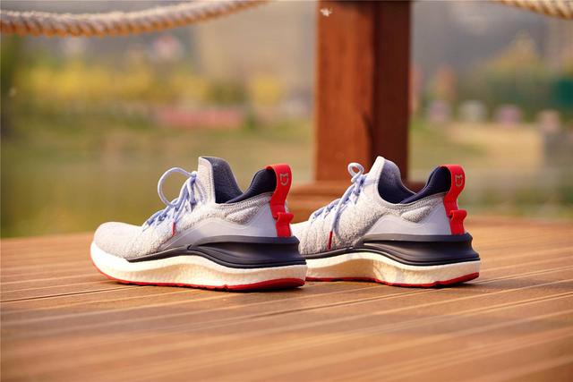 小米跑鞋对比李宁赤兔4,小米跑鞋对比阿迪