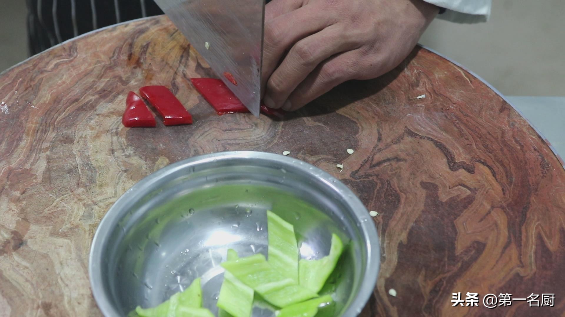 豆腐这样做筋道入味超下饭,豆腐这样做超级下饭