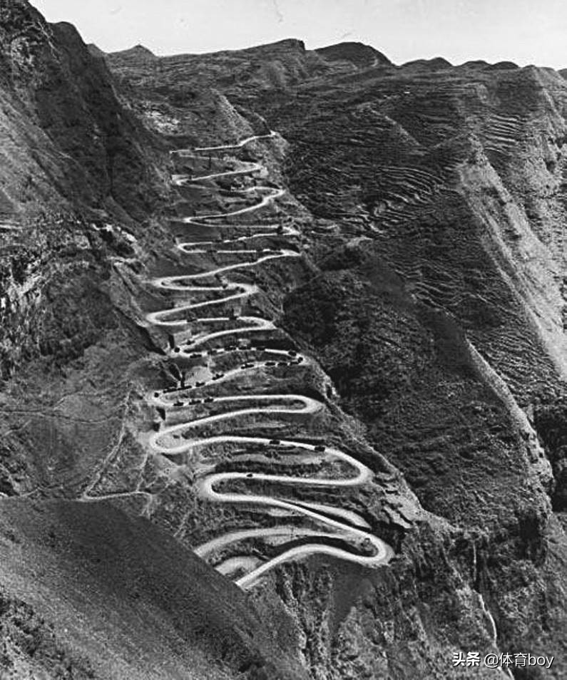 赛场上的他依旧兢兢业业,奥运赛场他一枪绝杀逆转夺得首金