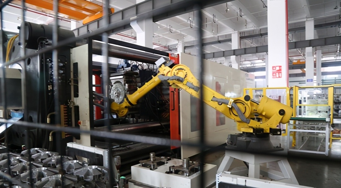 入华26年水土不服，美国百年家电巨头“败退”，*身卖**微波炉大王