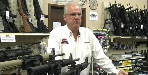 美国枪店门口排长队,美国枪店排队视频