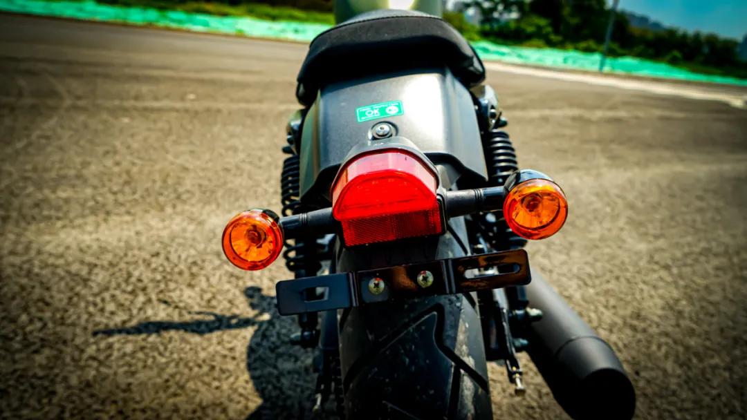 胖虎测评轻骑晓胜GV125S：唯一水冷V缸6气门21980元