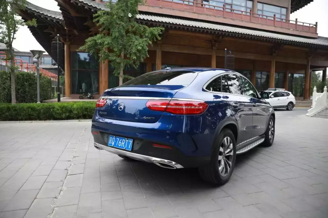 gle400轿跑suv试驾评测,奔驰gle400ecoupe