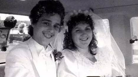 残酷的性别认知试验，这位科学家为了私利，强行将男孩改造成女孩