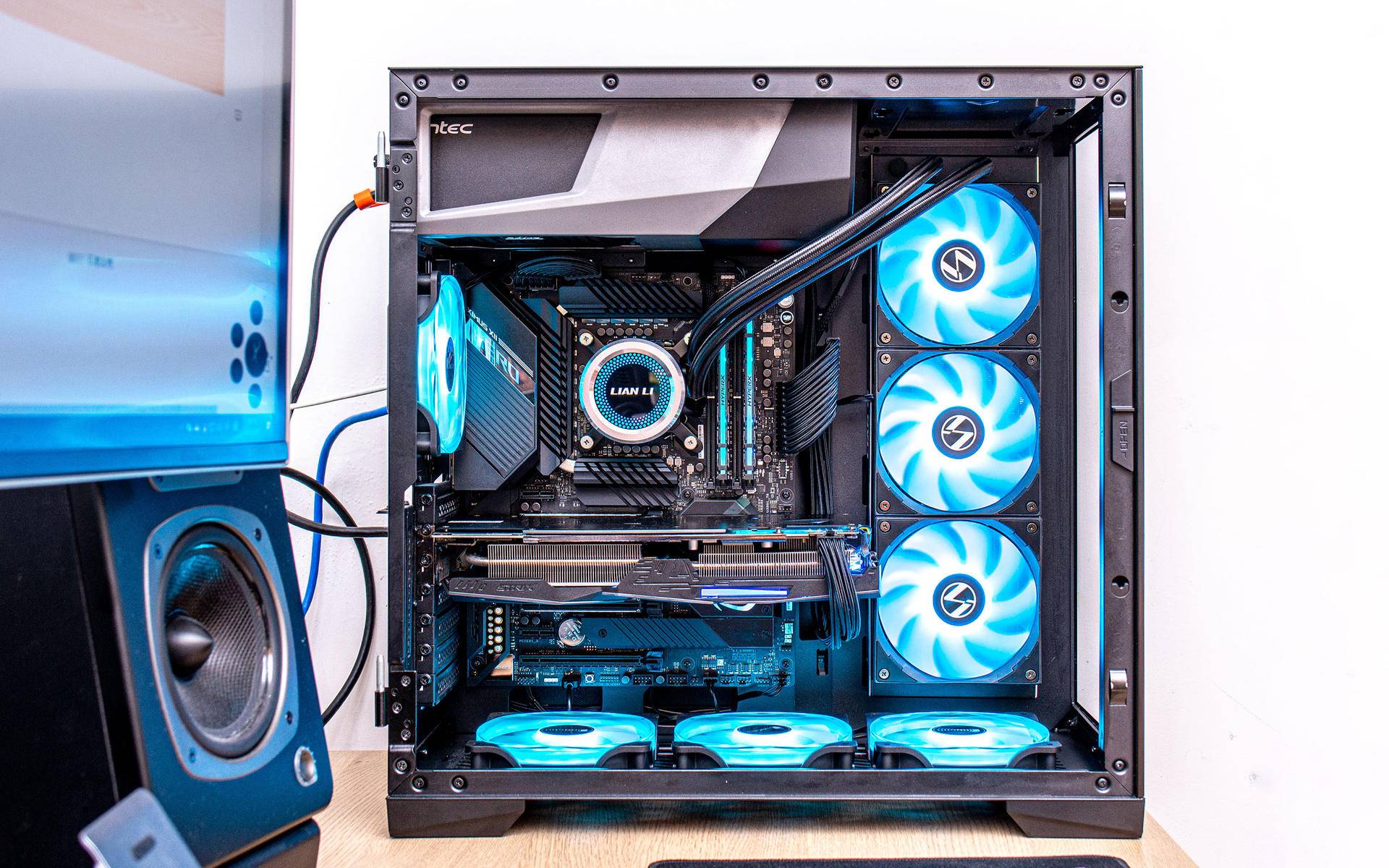 联力极圈二代lcd360水冷,联力极圈360水冷测评