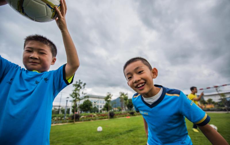 少儿足球零基础体验课,少儿暑期足球体验课