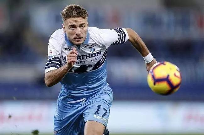 创意甲60年纪录，他足球生涯3起3落，空闲却只爱打游戏，冷落娇妻